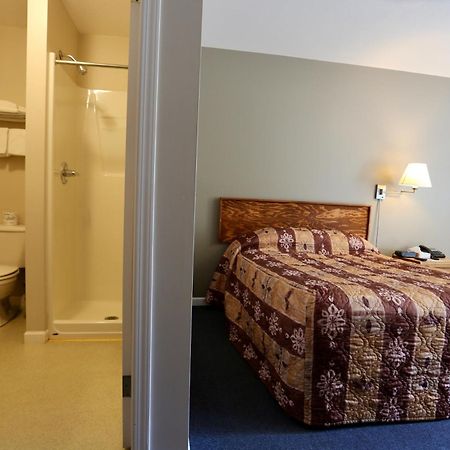 Blue Bell Inn Fort Nelson Luaran gambar
