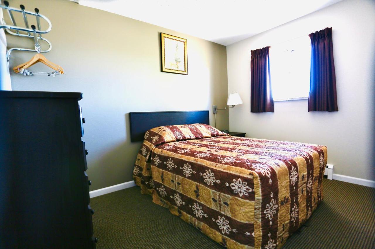 Blue Bell Inn Fort Nelson Luaran gambar