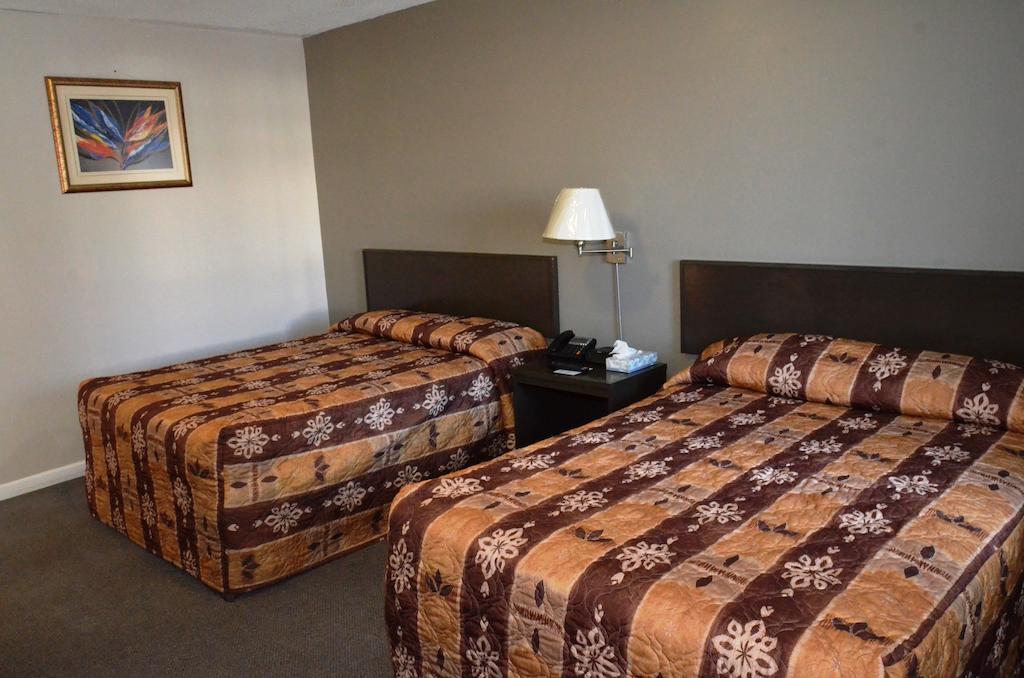 Blue Bell Inn Fort Nelson Bilik gambar