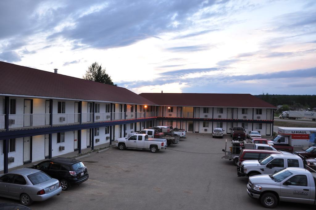 Blue Bell Inn Fort Nelson Luaran gambar